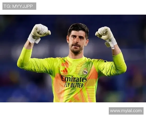 库尔图瓦：从守门员到传奇的成长之路与足球生涯回顾